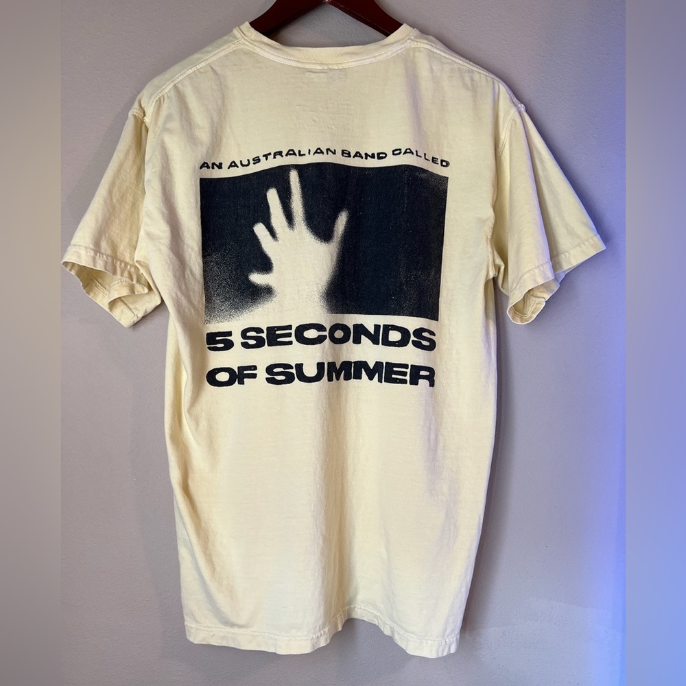 5 Seconds of Summer Band Tee Size M